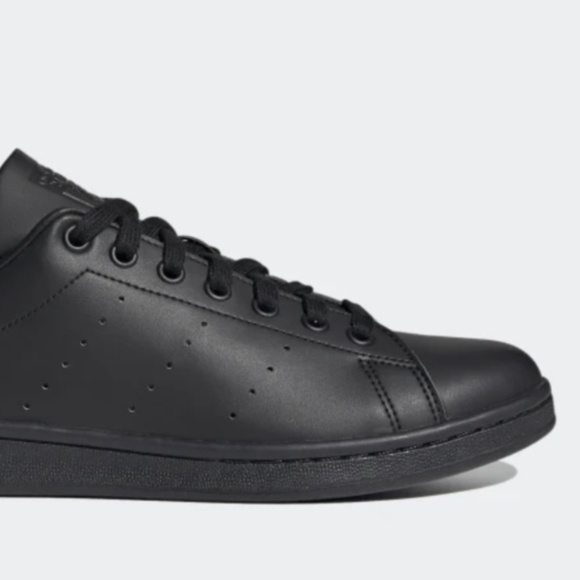 Stan Smiths in Core Black - Picture 2 of 6